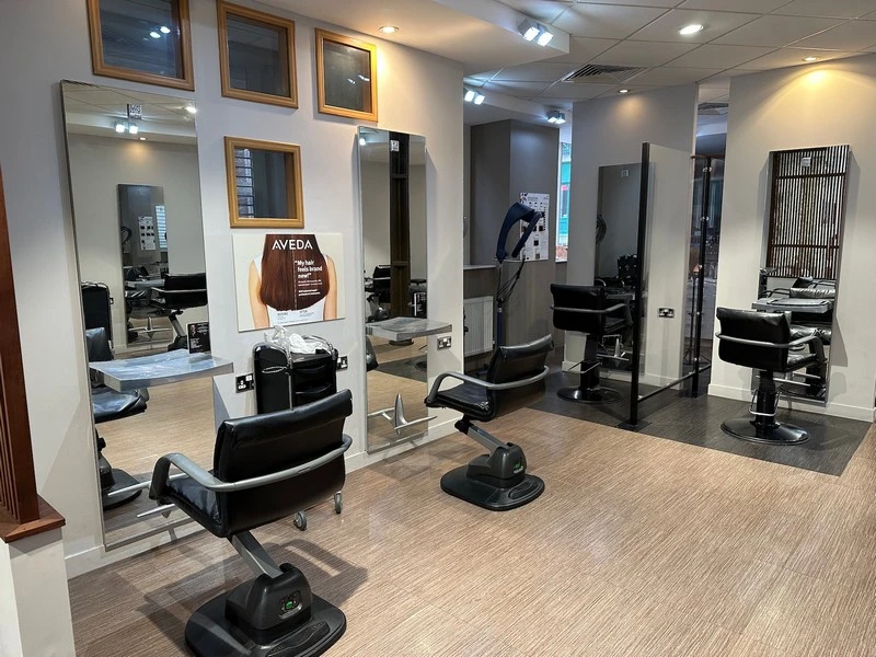 G J Wisdom & Co - Entire Contents of Large London Bridge Hair, Nail, Massage & Beauty Therapy Business, Assets of Tattoo Removal Parlour & Much More - Auction Image 2