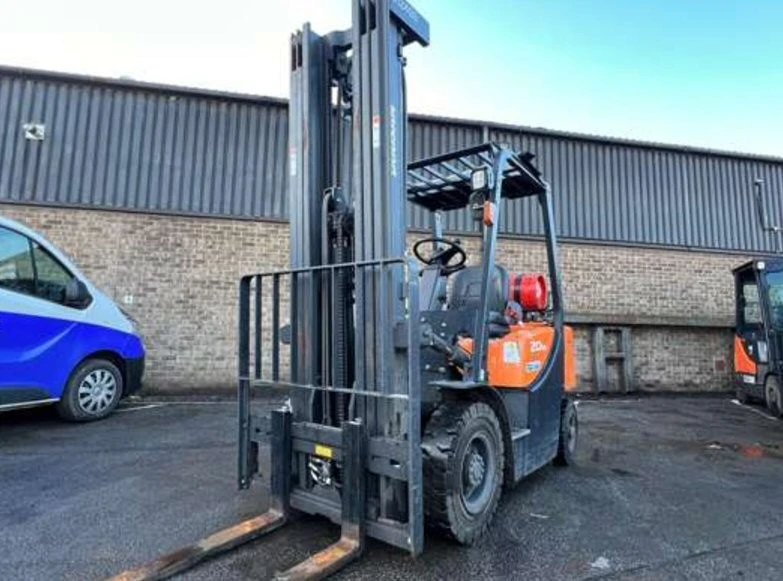 BPI Auctions - 2013 Combilift C2500 Sideloader & Forklift Trucks Auction - Auction Image 2