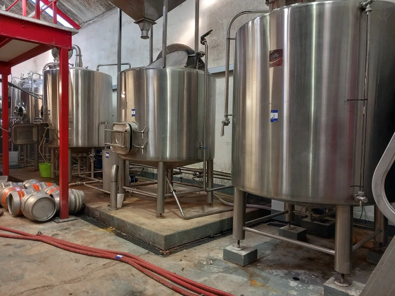 Eddisons - Brewery & Related Equipment Auction to include:- 10BBL Brew Plant, Twin Head Keg Washer, Fermentation Vessels & Round Bottle Label Machine - Auction Image 4