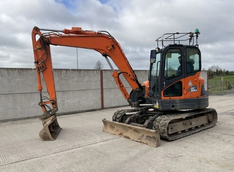 Mid Ulster Auctions Ltd - Plant & Construction Machinery, Agricultural, Forklifts & Vandal Stores - Auction Image 1