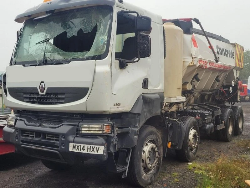 Gavel Auctioneers Ltd - Salvage 2014 Renault Kerax with BL10M60 Bay Lynx Volumetric Concrete Mixer - Auction Image 1