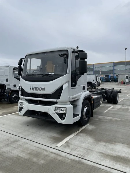 Hilco Global Europe - New, Unregistered & Low Mileage Hybrid, Diesel, Electric & Glider Commercial Vehicles Auction - Auction Image 2