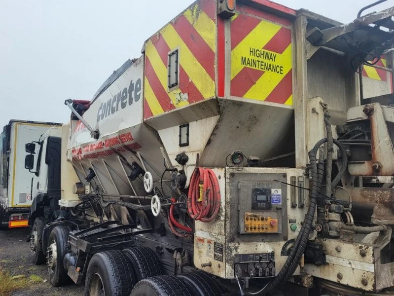 Gavel Auctioneers Ltd - Salvage 2014 Renault Kerax with BL10M60 Bay Lynx Volumetric Concrete Mixer - Auction Image 2