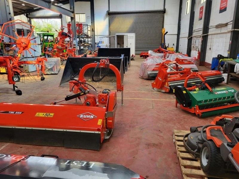 Hilco Global Europe - Major 2 Day Auction Of Farm Machinery, Retail Stock, Panel Vans, Garage Workshop Equipment, Parts Stock And Machine Parts - Auction Image 6