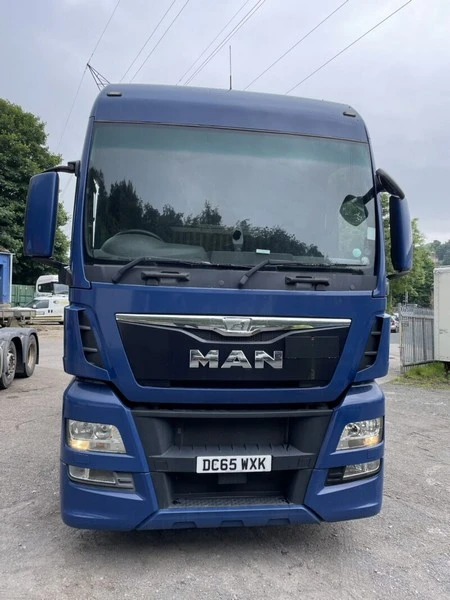 Walker Singleton - 4 MAN TGX.26.440 6 x 2 Tractor Units (2016) Auction - Auction Image 2