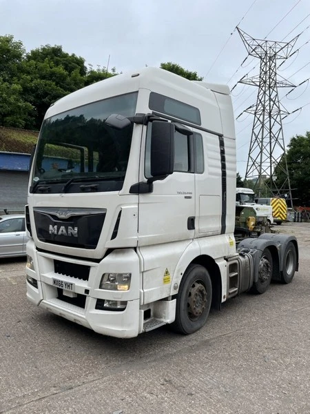 Walker Singleton - 4 MAN TGX.26.440 6 x 2 Tractor Units (2016) Auction - Auction Image 3