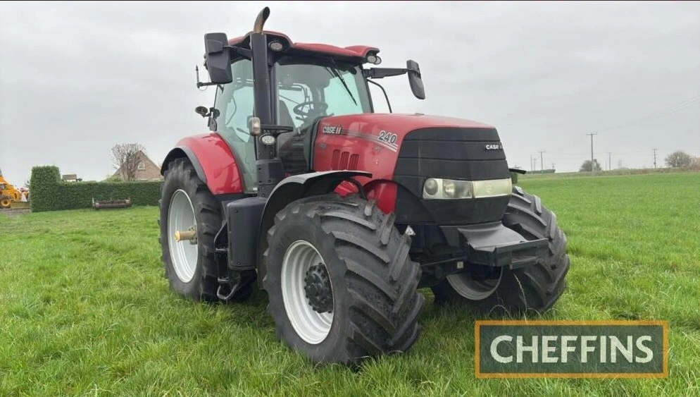 Cheffins - Agricultural Tractors, Combine Harvester, Telescopic Loader, Forklift, Implements & Machinery at Auction - Auction Image 2