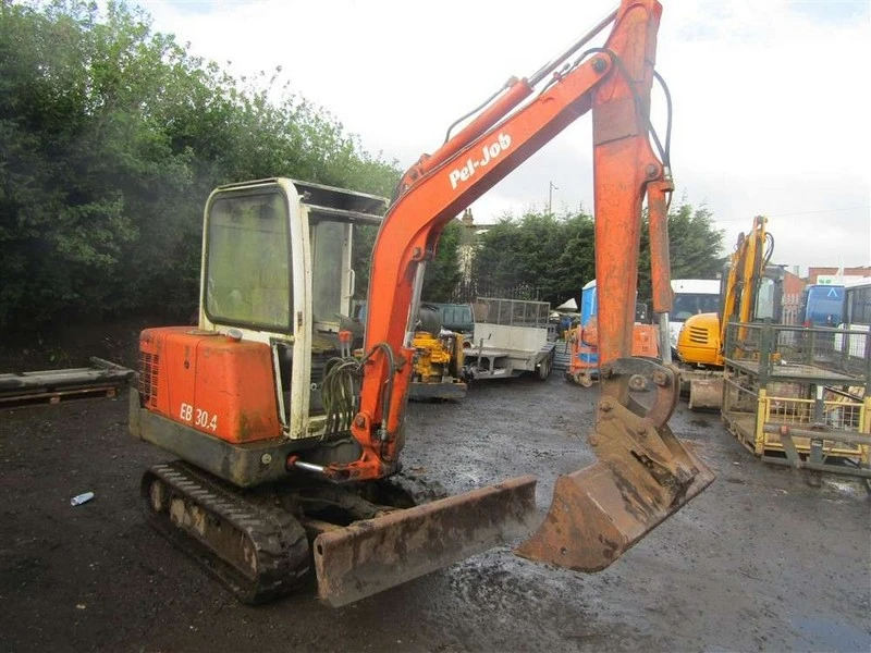 Burnley Auctioneers - Light Commercial, Cars, HGVs, Plant & Machinery & Tools Auction - Auction Image 14