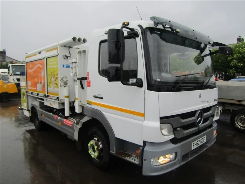 Burnley Auctioneers - Light Commercial, Cars, HGVs, Plant & Machinery & Tools Auction - Auction Image 8