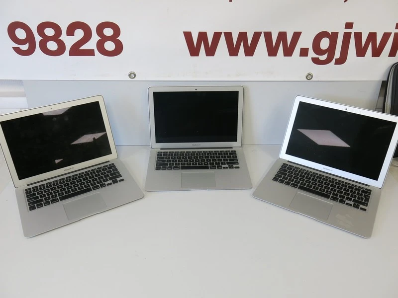 G J Wisdom & Co - Huge Auction of I.T Equipment, Office Furniture & General Goods to include brands such as Apple, Dell & Lenovo - Auction Image 3