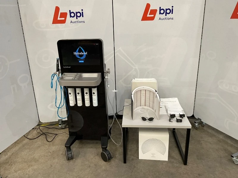 BPI Auctions - HydraFacial MD Syndeo Black Hydrodermabrasion Machine 240V & LightStim Elipsa LED Therapy Device 240V Auction - Auction Image 3