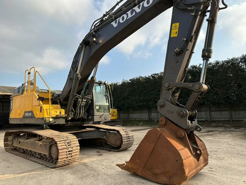 BPI Auctions - Plant & Machinery Auction to include Excavators, Telehandlers, Loading Shovels, Tractors, Forklift Trucks, Mini Excavators, Tracked Crushers, Hi Tip Dumpers & more - Auction Image 1
