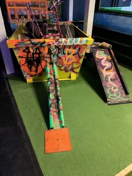 William George - Indoor Crazy Golf Course Job Lot Auction, Includes all Accessories, Props, Golf Balls & Clubs - Fantastic Business Opportunity - Auction Image 3