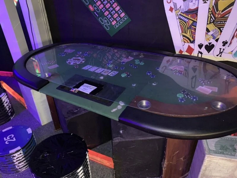 William George - Indoor Crazy Golf Course Job Lot Auction, Includes all Accessories, Props, Golf Balls & Clubs - Fantastic Business Opportunity - Auction Image 4