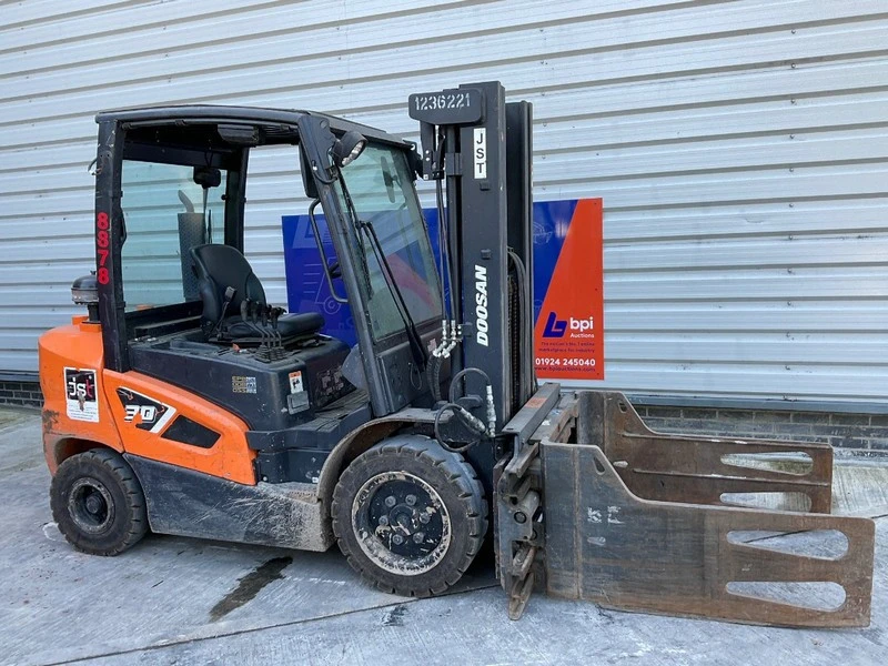 BPI Auctions - Forklift Trucks, Reach Trucks, Electric Pallet Trucks, Ride On & Pedestrian Scrubbers at Auction - Auction Image 1