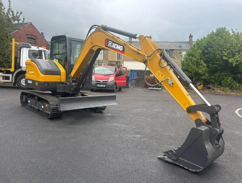 BPI Auctions - 2025 XCMG XE60GA 6 Ton Excavator & Unused Agricultural Galvanised Steel Buildings in Various Sizes - Auction Image 2
