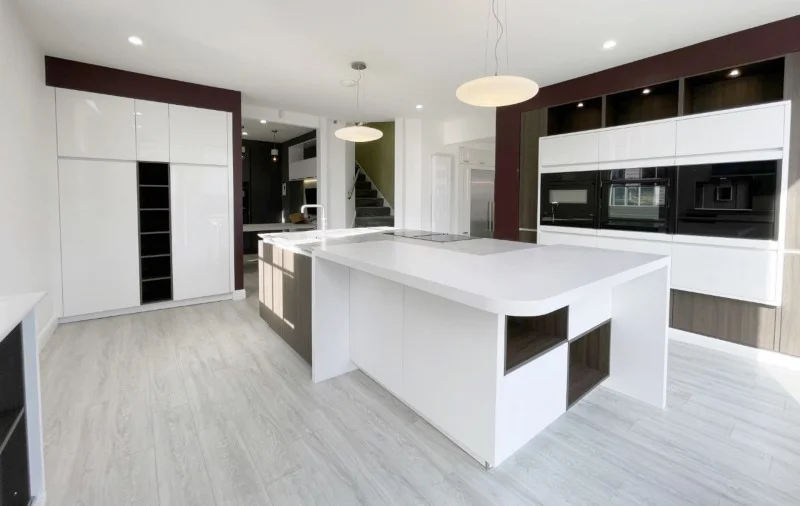 In2Corporate Ltd - Huge General Online Auction - Bespoke Fitted Kitchen, Luxury Homewares, Elaborate Festive Shop Display Fittings, IT & Computers, Designer Clothing, 5-Star Hotel Furniture, Gifts, Boxed Toys and More. 850+ Lots - Auction Image 7