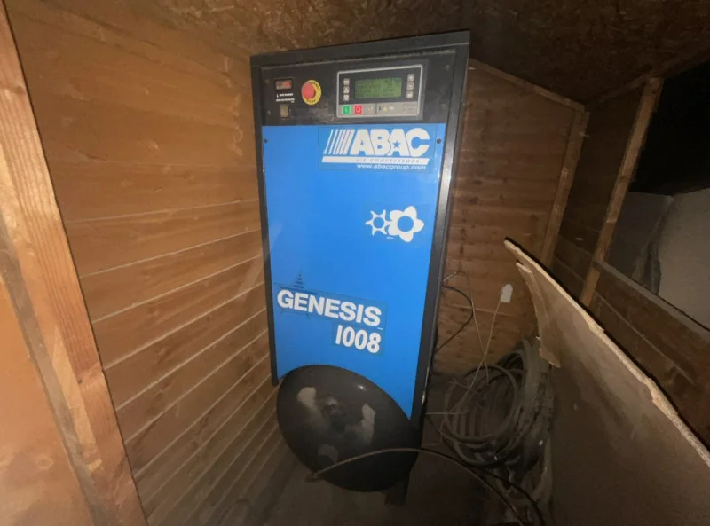 BPI Auctions - Entire Contents of Kitchen Manufacturer's Workshop to include CNC Machine, Machining Centre, Edgebander, Screw Compressor & more at Auction - Auction Image 4