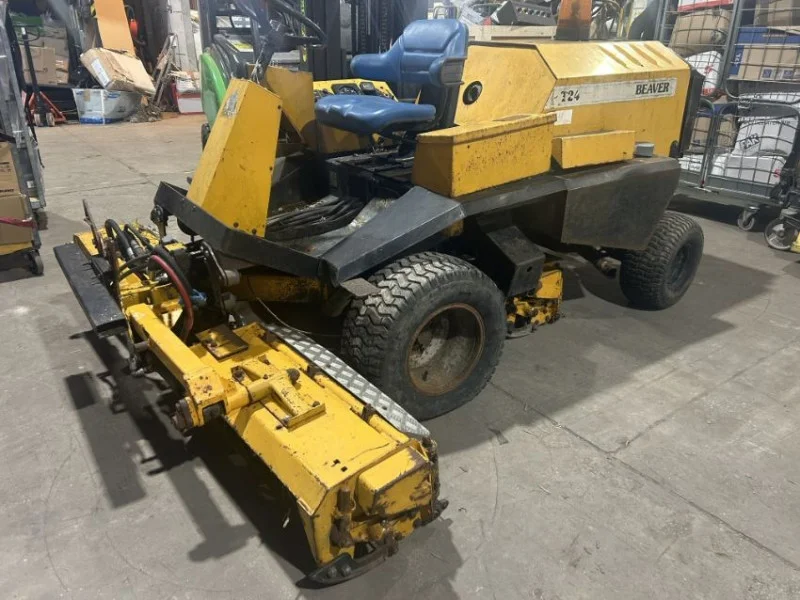 JPS Chartered Surveyors - Plant Auction | Hitachi Mini Excavator | Ride-on Tractor/Mowers | Jungheinrich Order Pickers | Forklifts | Crown Bay Picker | Genie Scissor Lift - Auction Image 3