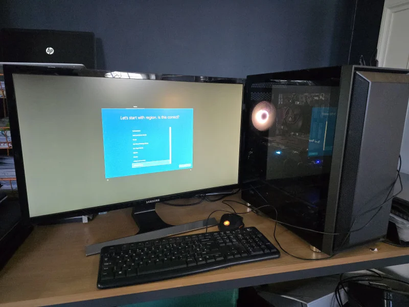 Asset Auctions Ltd - Monday 1pm - Auction To Include: Apple Care+ Warranty M3 Pro Macbook Pro, Macbook Air, Apple Macbook Pro, Toshiba Laptop, 4k Monitors And Windows 10 PC's - Auction Image 1