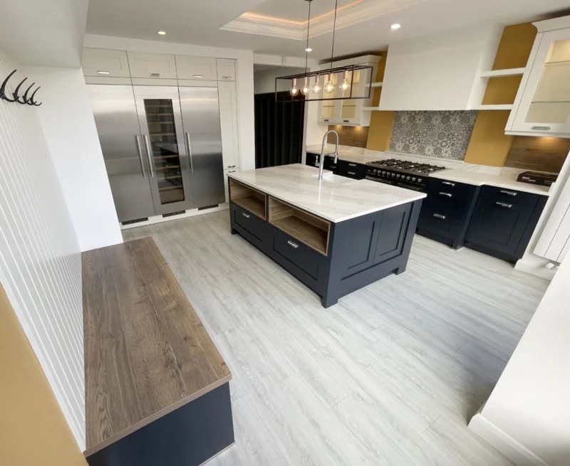 In2Corporate Ltd - Huge General Online Auction - Bespoke Fitted Kitchen, Luxury Homewares, Elaborate Festive Shop Display Fittings, IT & Computers, Designer Clothing, 5-Star Hotel Furniture, Gifts, Boxed Toys and More. 850+ Lots - Auction Image 8