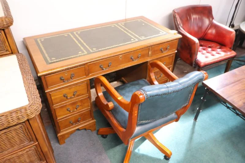 Lithgow Sons & Partners - Collectables, Curio & Household Furniture - Auction Image 6