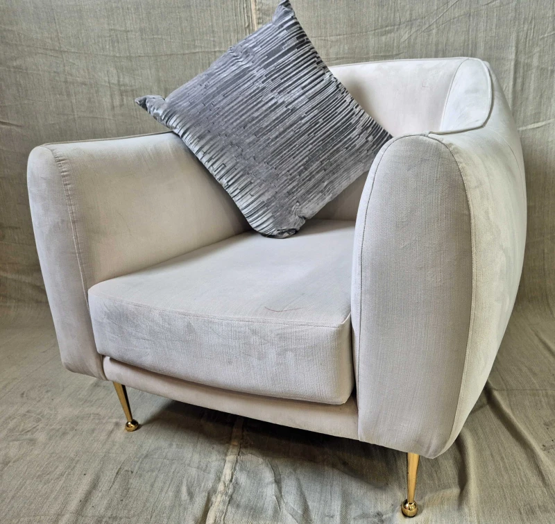 Wyles Hardy & Co - Designer Furniture, Soft Furnishings & Homewares Sale - Auction Image 17