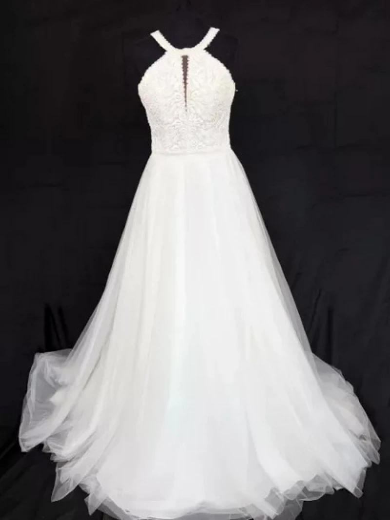 JPS Chartered Surveyors - BULK LOT AUCTION - Contents of a Bridal Shop | Dresses | Shoes | Accessories & More - Auction Image 3