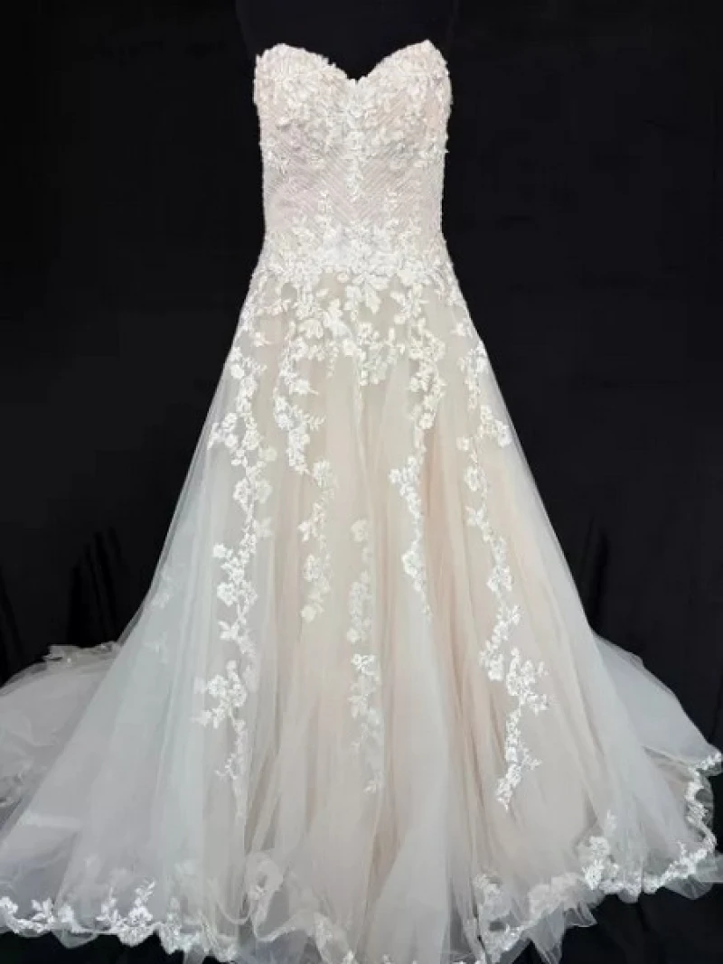 JPS Chartered Surveyors - BULK LOT AUCTION - Contents of a Bridal Shop | Dresses | Shoes | Accessories & More - Auction Image 1