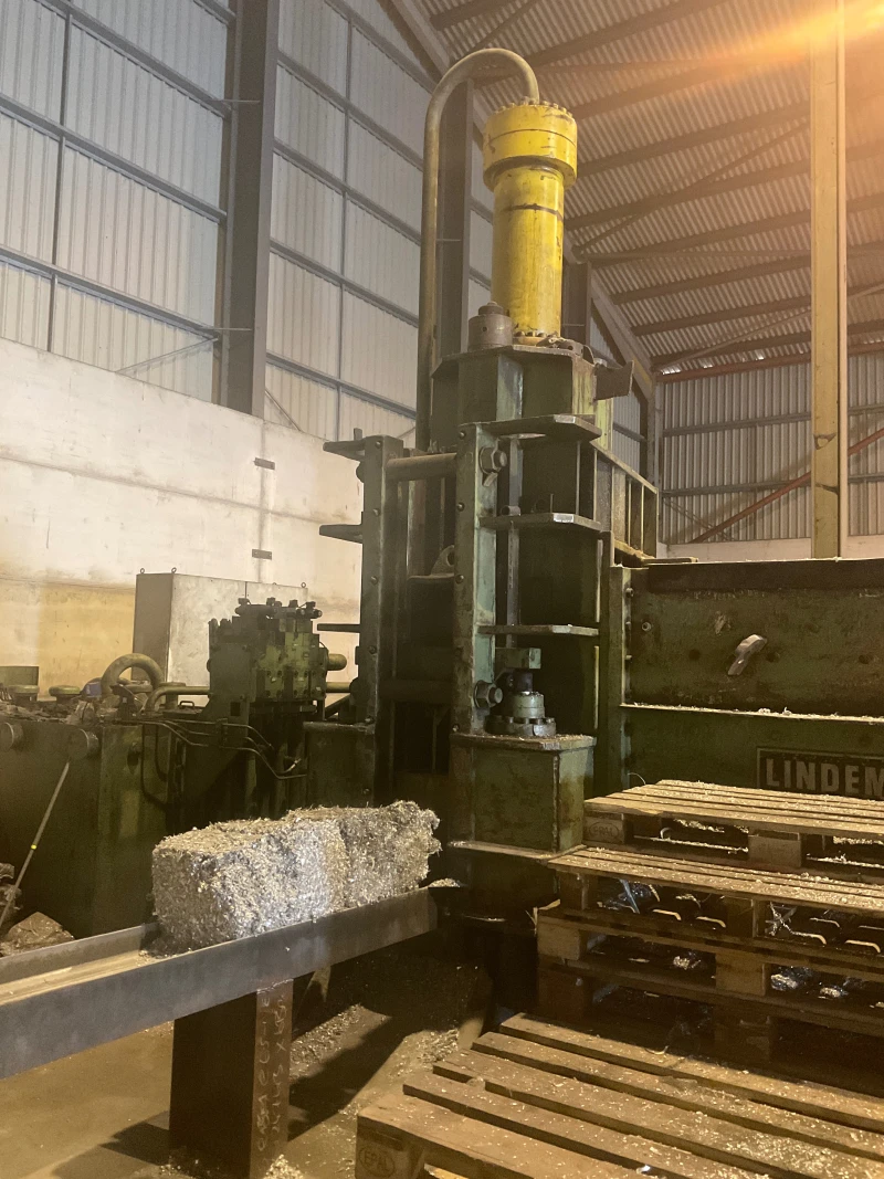 BPI - Lindemann Satem 9 3-Ram Metal Baler Auction - Auction Image 5