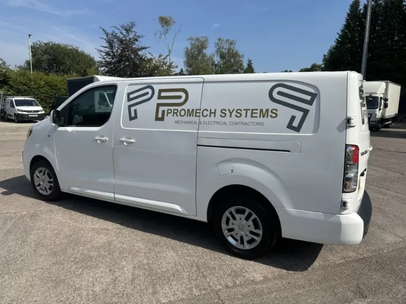 Gavel Auctioneers Ltd - Unreserved Online Auction - 2020 Renault Trafic SL28 Sport & 2019 Vauxhall Vivaro 2900 Sport at Auction - Auction Image 2