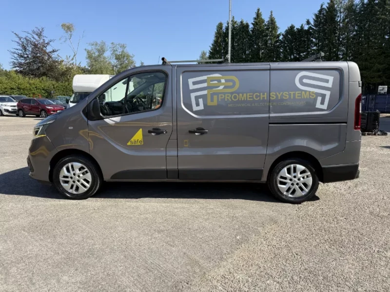 Gavel Auctioneers Ltd - Unreserved Online Auction - 2020 Renault Trafic SL28 Sport & 2019 Vauxhall Vivaro 2900 Sport at Auction - Auction Image 5