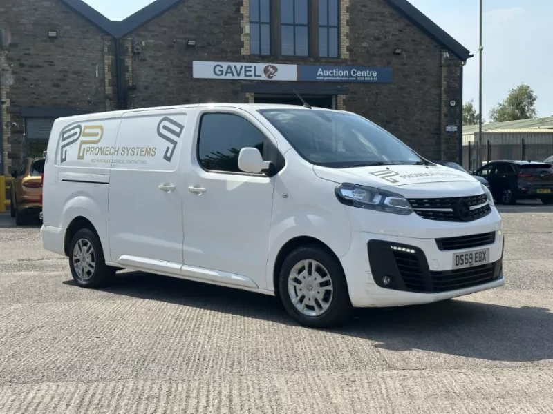 Gavel Auctioneers Ltd - Unreserved Online Auction - 2020 Renault Trafic SL28 Sport & 2019 Vauxhall Vivaro 2900 Sport at Auction - Auction Image 1