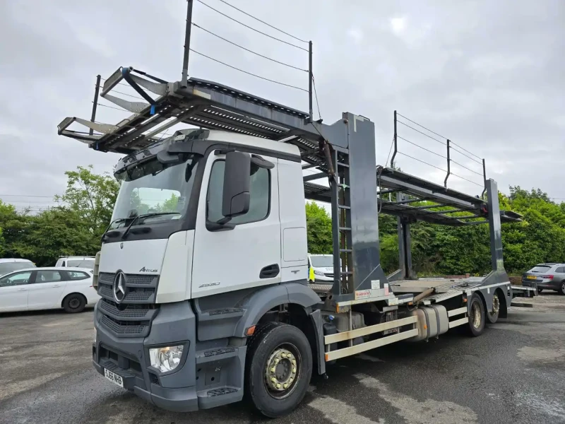 Wilsons Auctions - Glasgow - 2016 Mercedes Antos Vehicle Transporter at Auction - Auction Image 1