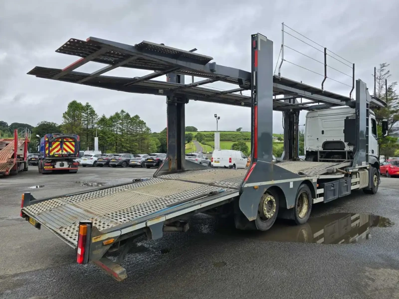 Wilsons Auctions - Glasgow - 2016 Mercedes Antos Vehicle Transporter at Auction - Auction Image 2