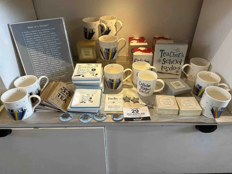 Sweeney Kincaid - Contents of a Gift Shop at Auction - Auction Image 7