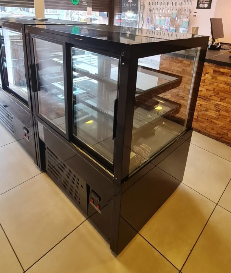 BTG Eddisons - Stockport - The Assets of a Contemporary Patisserie to include Bochnia Cebea Display Fridges, Sanomat Cream Whipping Machine at auction - Auction Image 3