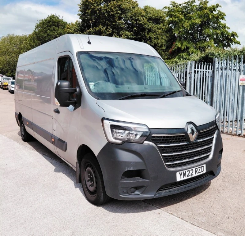 BTG Eddisons - Stockport - Renault Master LM35dCi LWB Van (2022) and a Range of Beauty Products by Guinot at Auction - Auction Image 1