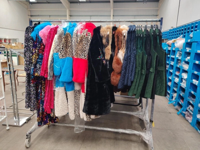 BTG Eddisons - Scunthorpe - Designer Coats by Holland Cooper, GANT, Ariat, Welligogs, Hartwell, Jayley and Amara Reya available at Auction - Auction Image 2