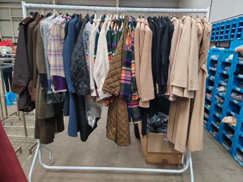 BTG Eddisons - Scunthorpe - Designer Coats by Holland Cooper, GANT, Ariat, Welligogs, Hartwell, Jayley and Amara Reya available at Auction - Auction Image 4