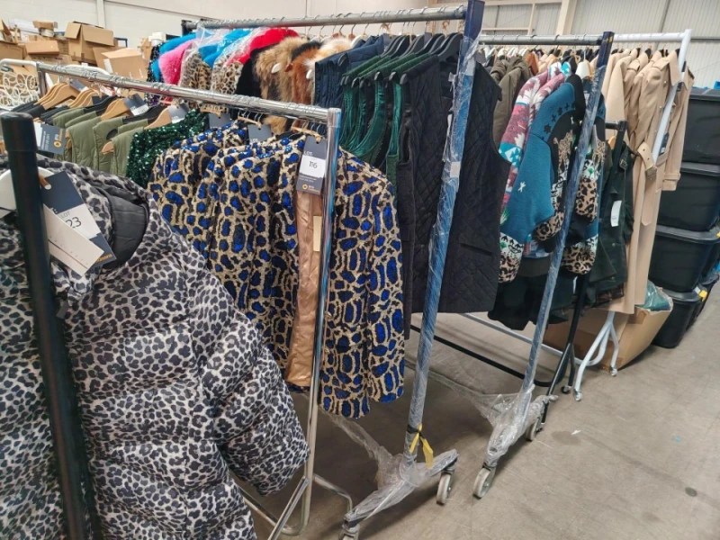 BTG Eddisons - Scunthorpe - Designer Coats by Holland Cooper, GANT, Ariat, Welligogs, Hartwell, Jayley and Amara Reya available at Auction - Auction Image 5