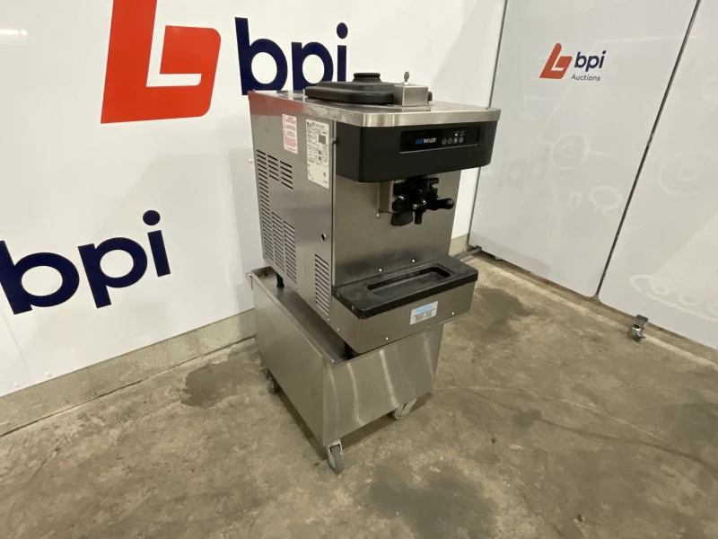 BPI - Commercial Catering Equipment to include Double Deck Pizza Oven, Ice Cream Machines, Coffee Machines, Holding Cabinets, Pizza Making Equipment & more at Auction - Auction Image 5