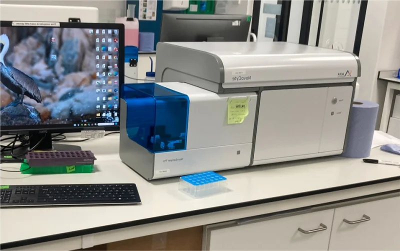 Proudley Associates Ltd - Scientific Laboratory Equipment, Peptide Discovery & Analytical Research Auction - Auction Image 2