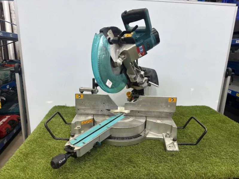 Gavel Auctioneers Ltd - Construction Equipment Formally Operated by a National Tool Hire Company at Auction - Auction Image 3
