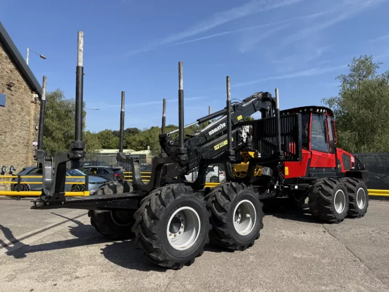 Gavel Auctioneers Ltd - Online Auction - 2025 Komat'su 855 Compact Forwarder, Hours: 570 - Auction Image 2