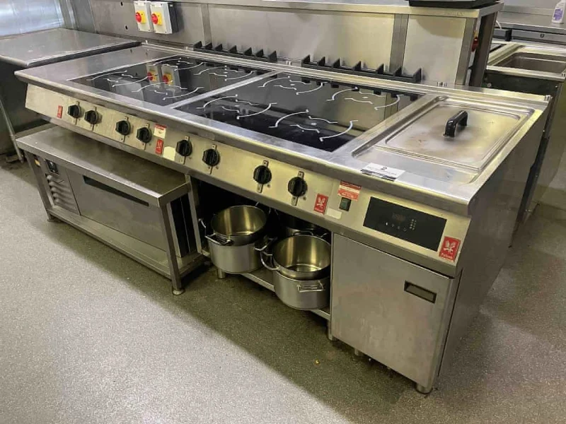 Sweeney Kincaid - Contents of Bar Restaurant at Auction - Auction Image 2