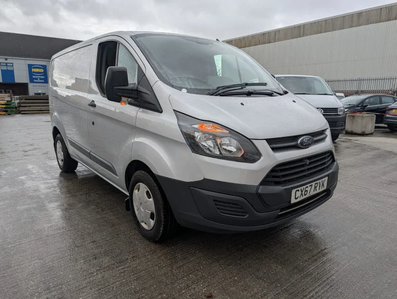 BPI - 2019 - 2017 Volkswagen Transporter T28's & 2017 Ford Transit Custom 270 Panel Van Auction - Auction Image 2