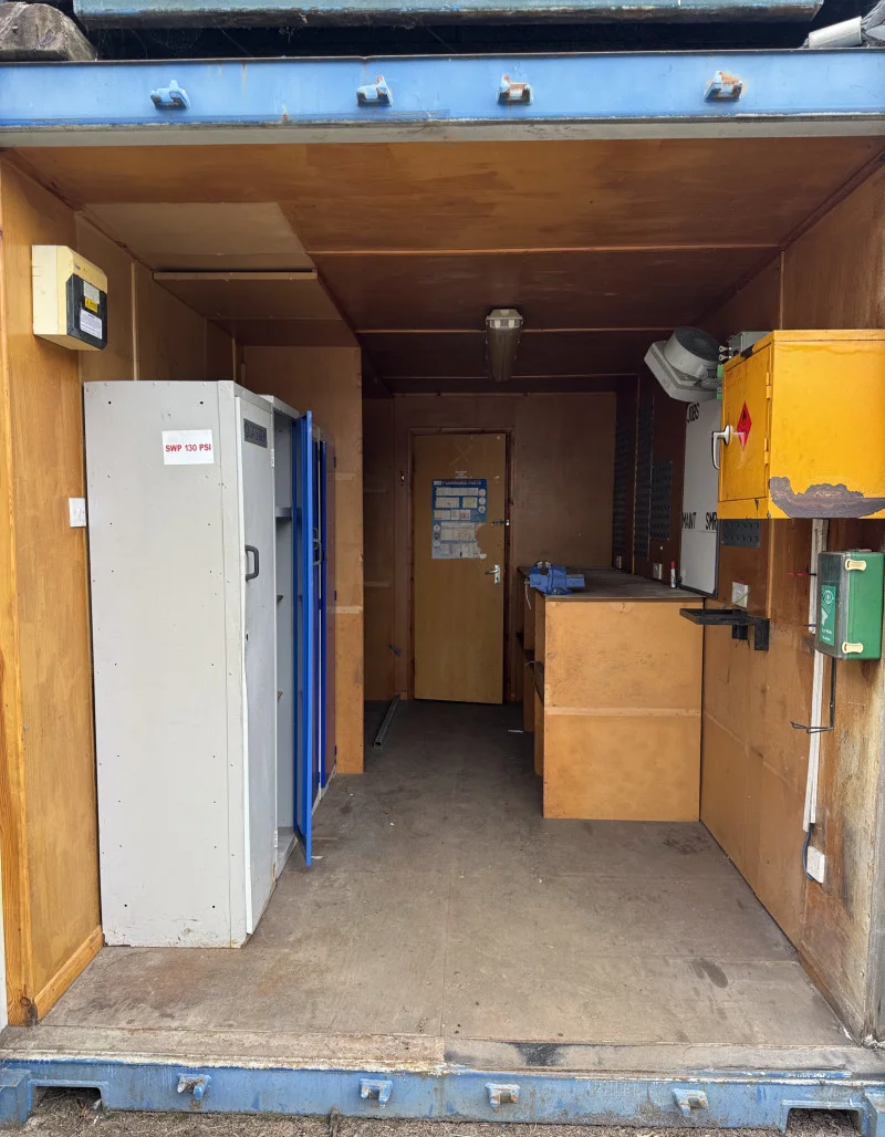 Pinder Asset Solutions Ltd - 15 Shipping Containers, Container Site Cabins, 11 Generators and Ingersoll Rand Compressors at Auction - Auction Image 6