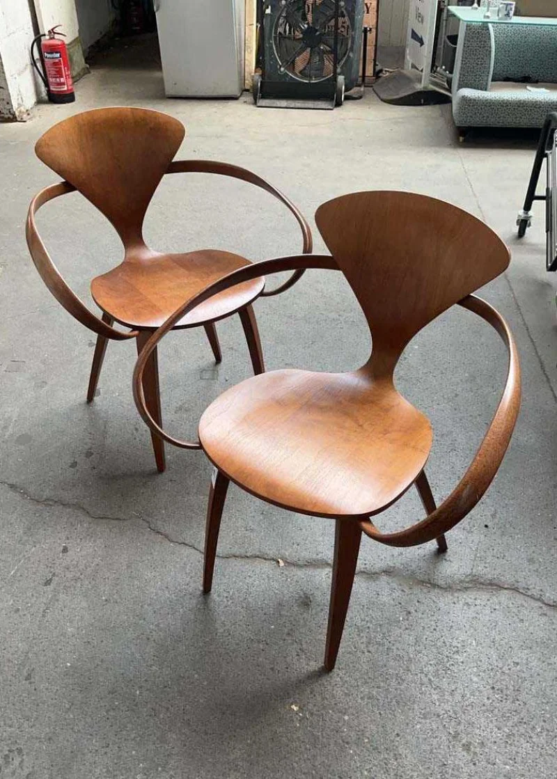 W & H Peacock - Designer & Contract Office Furniture - Auction Image 7