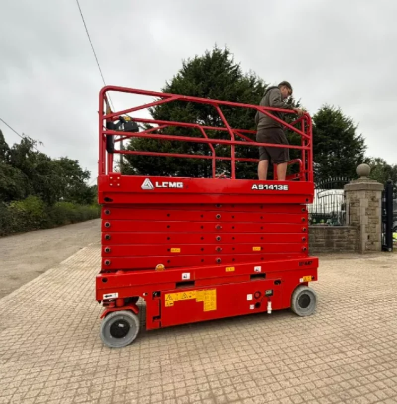 Universal Auctions Group Ltd - Massive Multi-Lot Auction; Ex-Fleet Vans, Agri, Construction & Heavy Plant Machinery And Much More! - Auction Image 3
